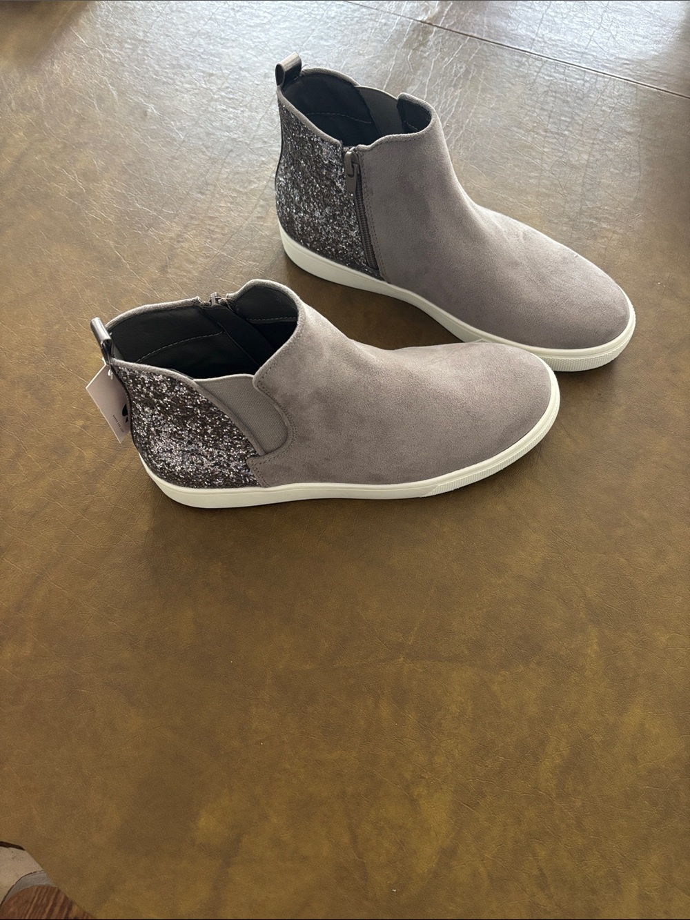 Soma Kids Gray Glitter-Accent Ankle Boots